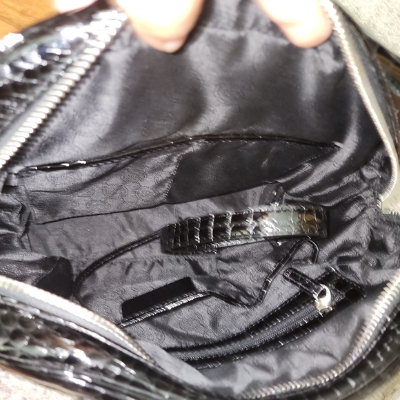 MICHAEL MICHAEL KORS Joan Patent Leather Satchel good condition - Picture 7 of 16